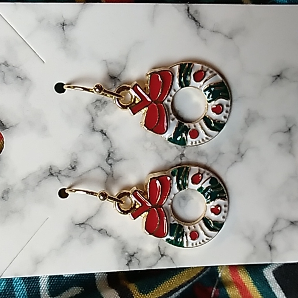 Hypoallergenic earrings Christmas Wreath .5 x 1 inches